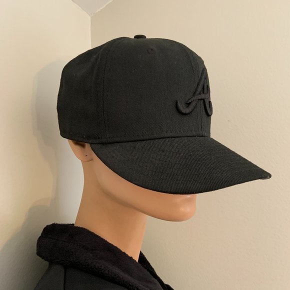 New Era Black Atlanta Braves Hat - Picture 1 of 6